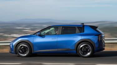 Kia EV4 - side action